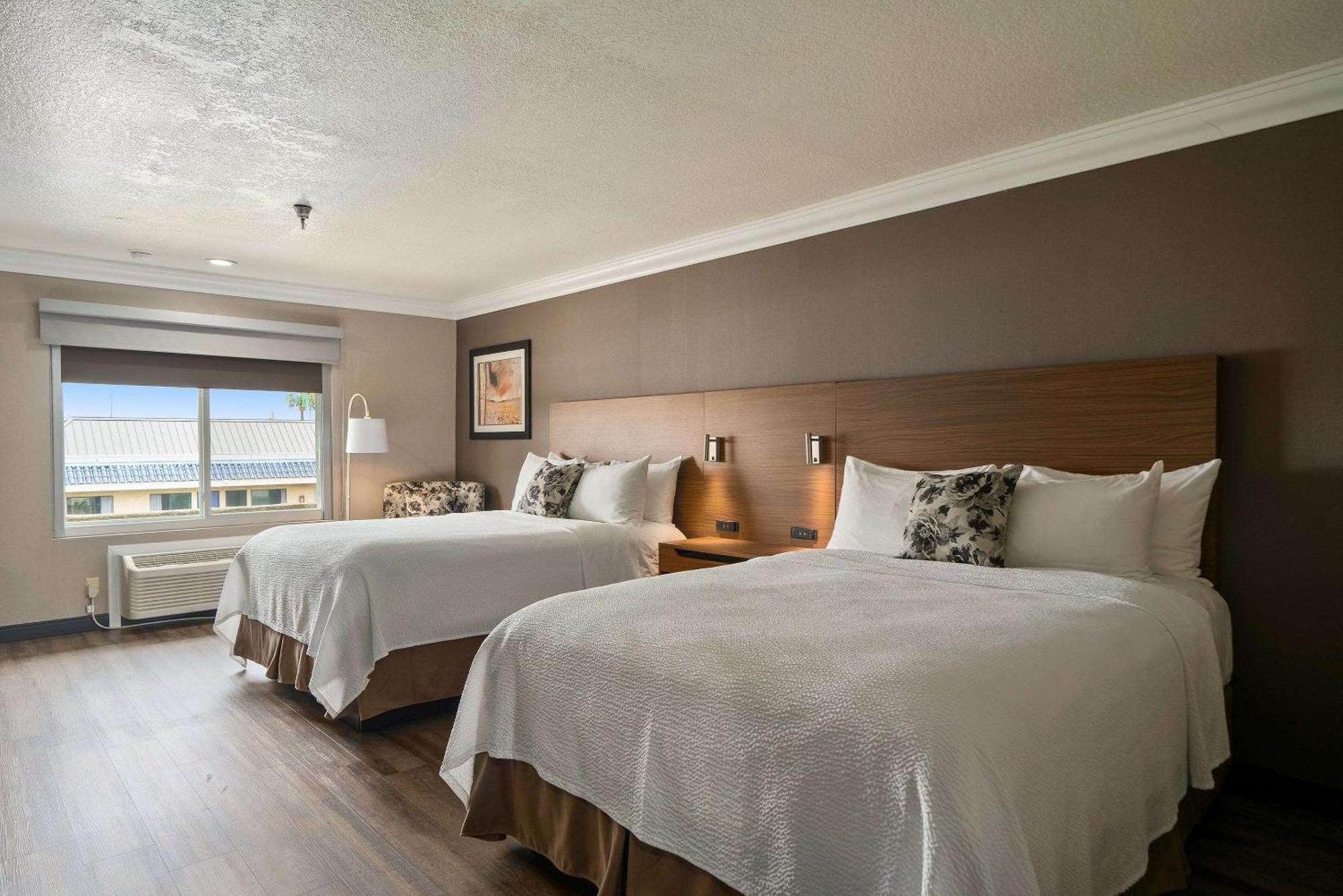 Best Western Plus Newport Mesa Inn Costa Mesa Exterior foto